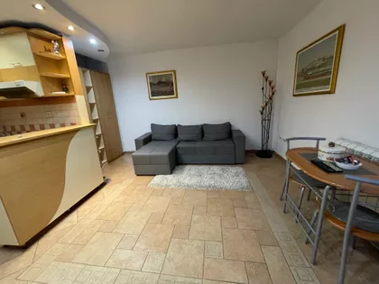 Ustanička | 4zida.rs