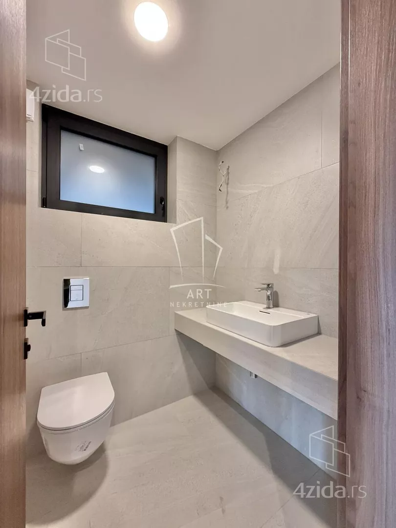 Petosoban stan | 4zida