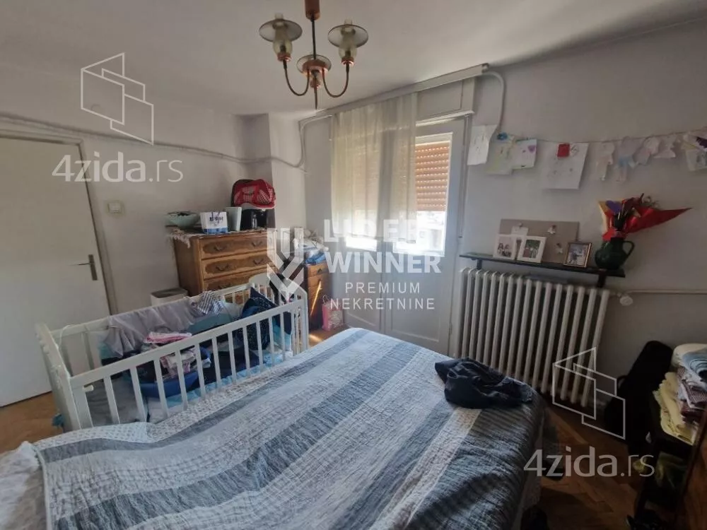 Troiposoban stan | 4zida
