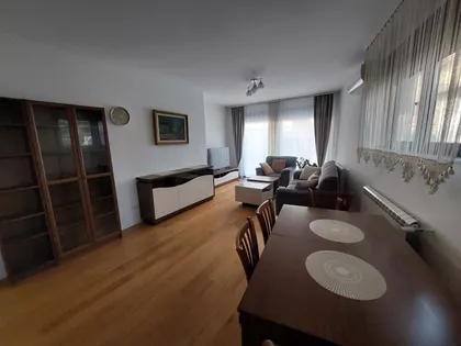 Crveni Krst Vračar | 4zida.rs