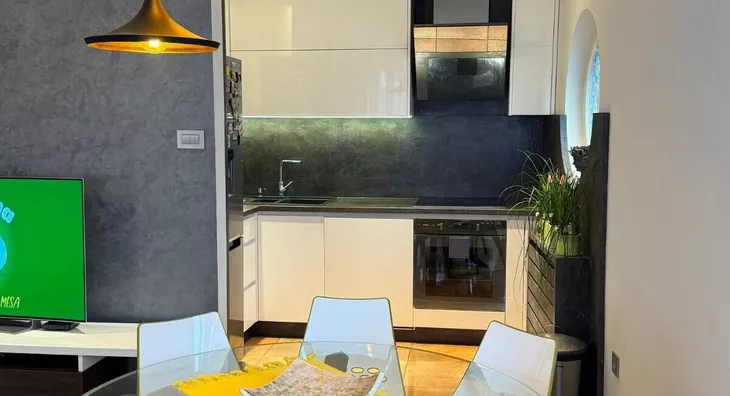 Četvoroiposoban stan | 4zida