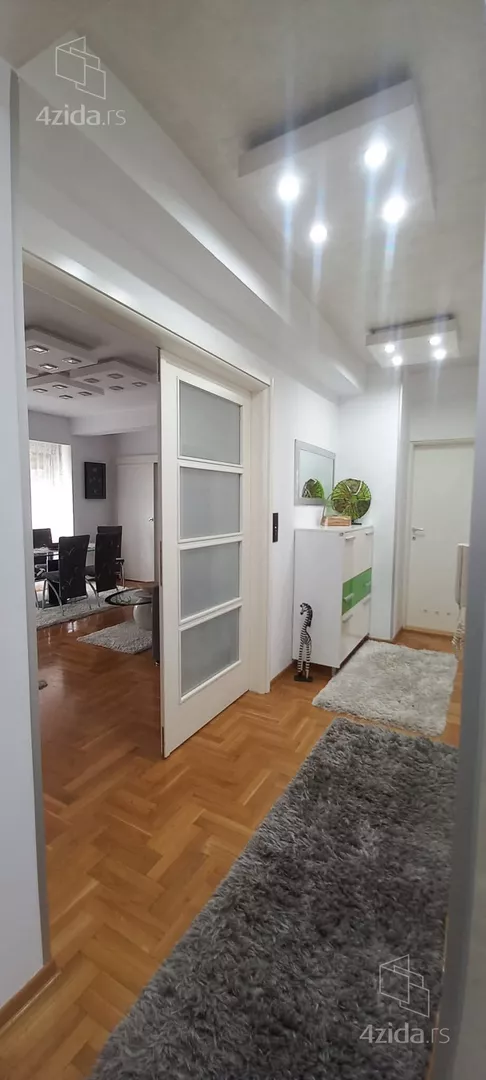 Troiposoban stan | 4zida