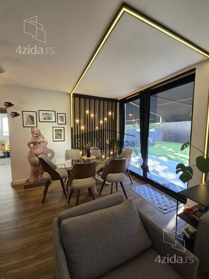 Troiposoban stan | 4zida