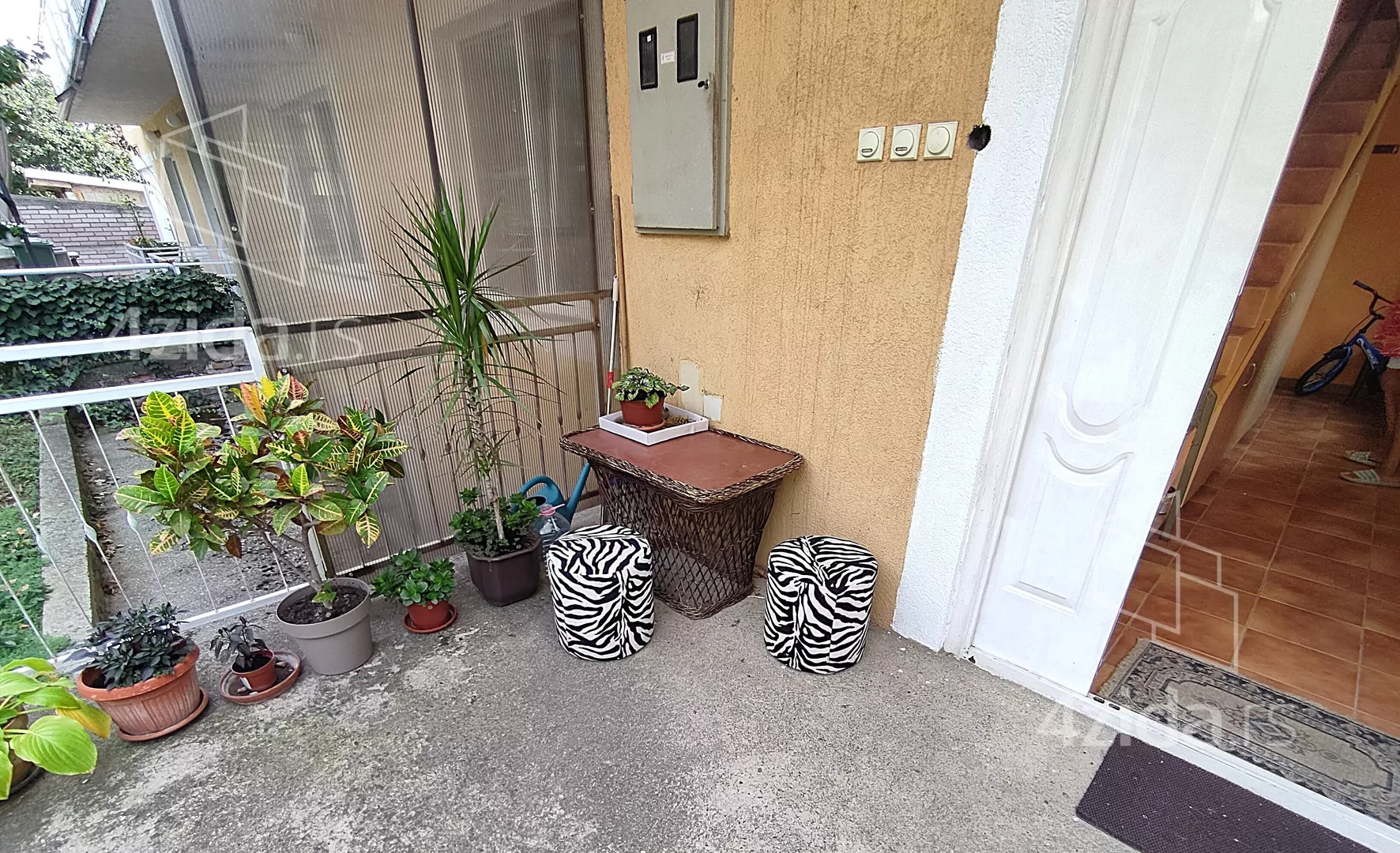 Troiposoban stan | 4zida