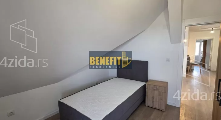 Četvoroiposoban stan | 4zida