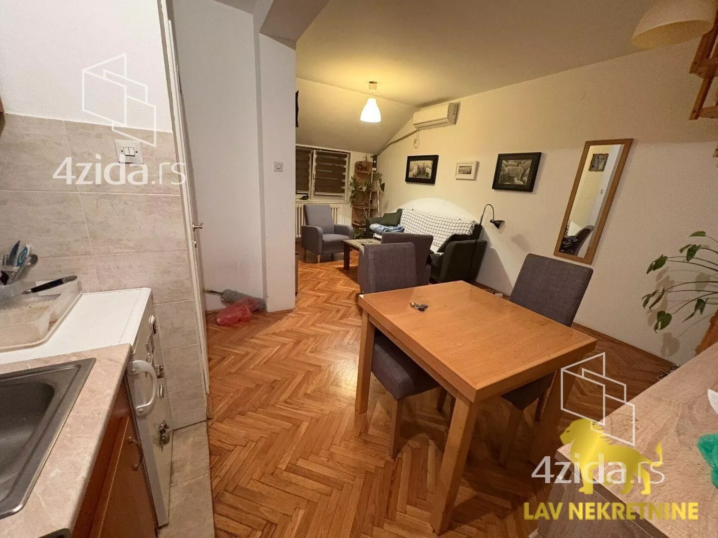 Troiposoban stan | 4zida