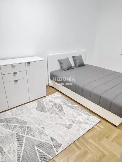 Cara Dušana | 4zida.rs