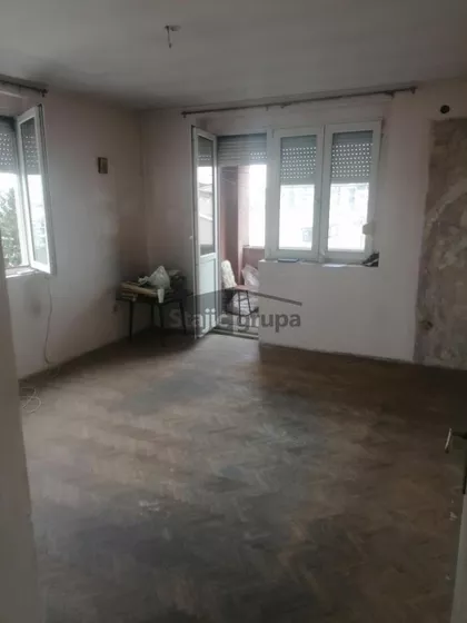 Gvozdićeva | 4zida.rs