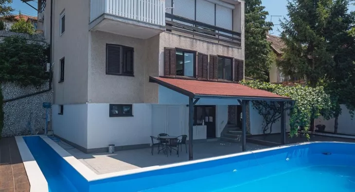5-etažna kuća | 4zida