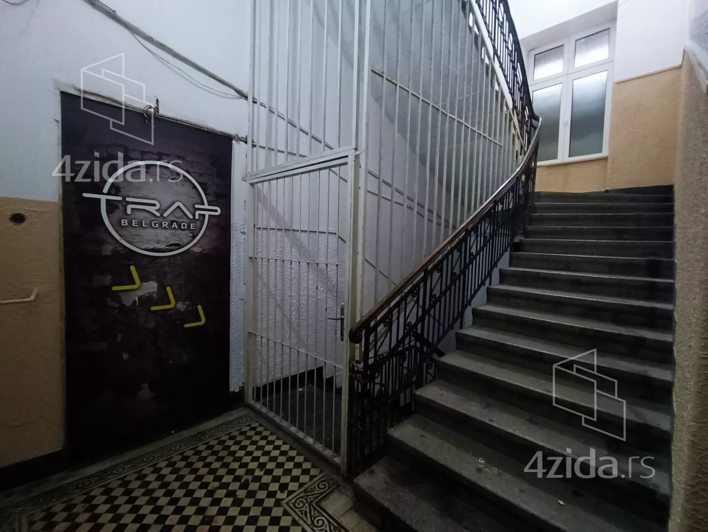 Četvoroiposoban stan | 4zida