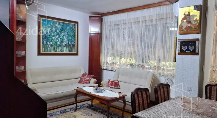 Četvoroiposoban stan | 4zida