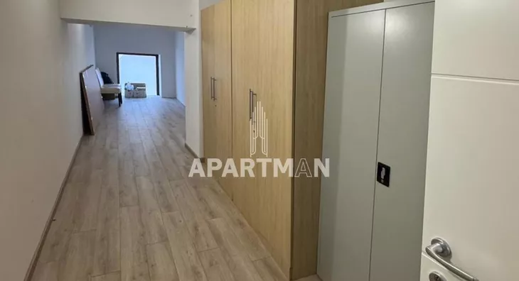 Poslovna zgrada | 4zida