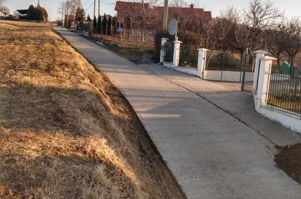 Plac | 4zida