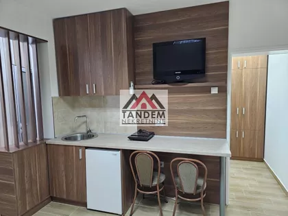 Crveni Pevac | 4zida.rs