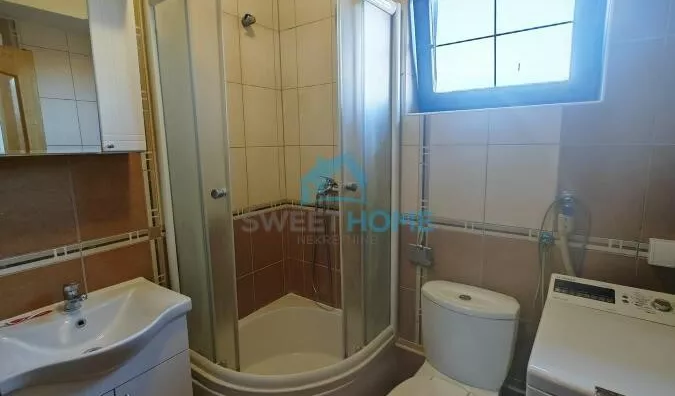 Četvoroiposoban stan | 4zida