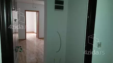 Petoiposoban stan | 4zida