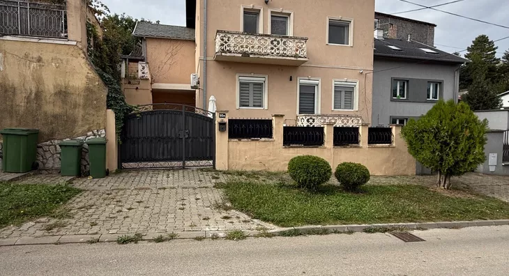 Poslovna zgrada | 4zida