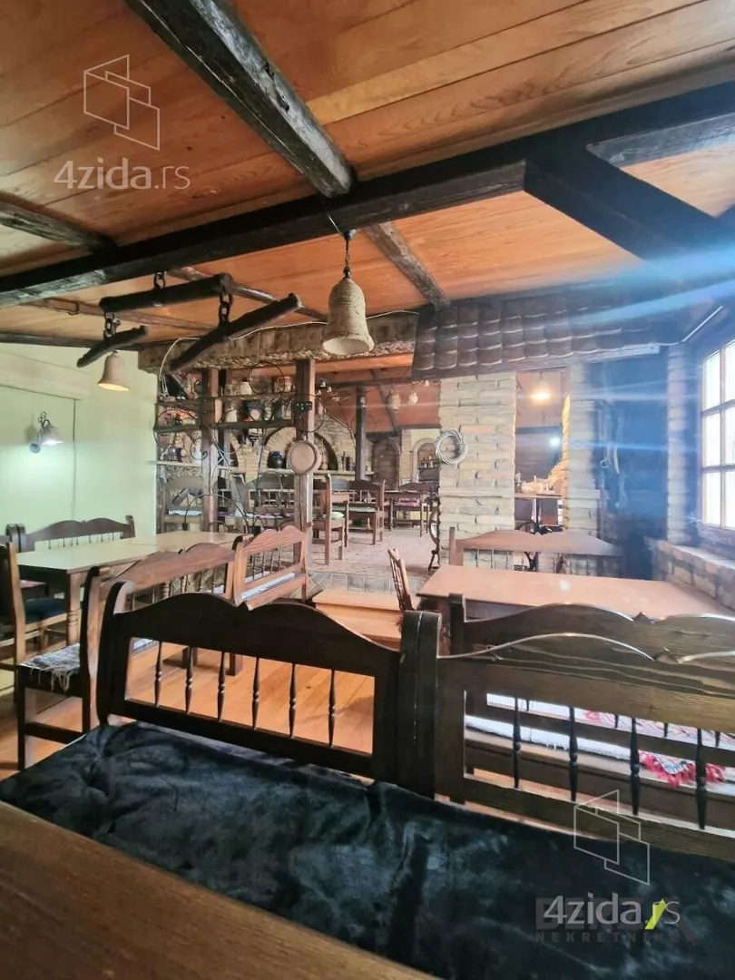 Lokal | 4zida