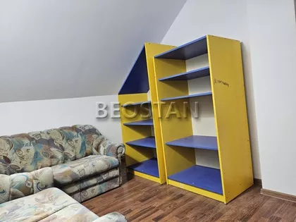 Milana Uzelca | 4zida.rs