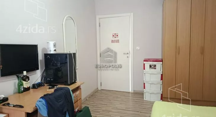 5-etažna kuća | 4zida