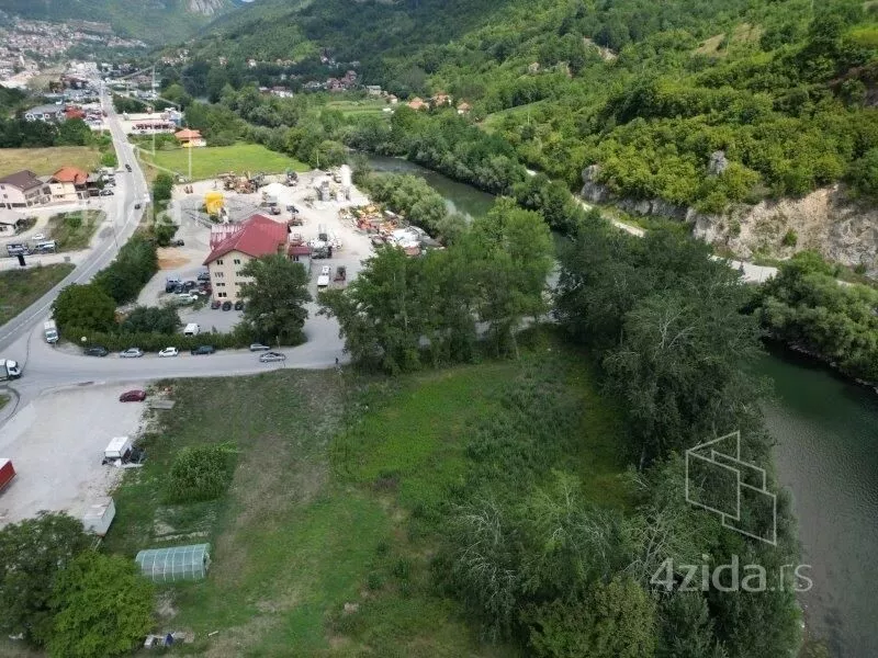 Plac | 4zida