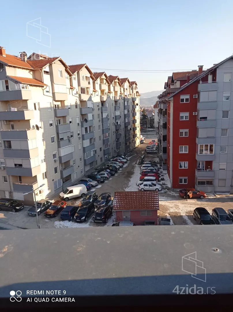 Petoiposoban stan | 4zida