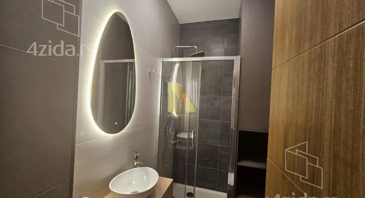 Četvoroiposoban stan | 4zida