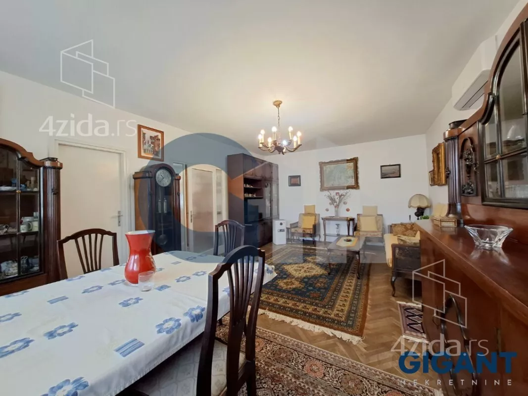 Četvoroiposoban stan | 4zida