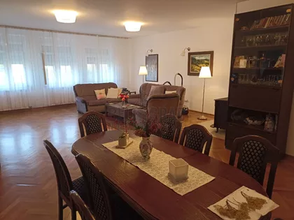 Srećka Jovanovića | 4zida.rs