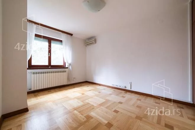 4-etažna kuća | 4zida