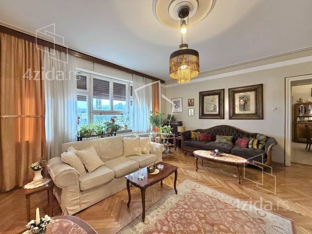 Petoiposoban stan | 4zida