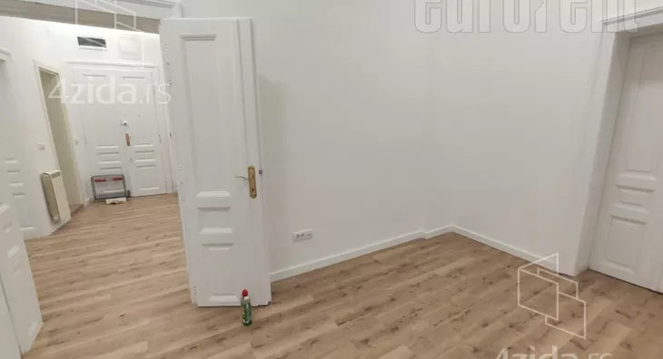 Četvoroiposoban stan | 4zida