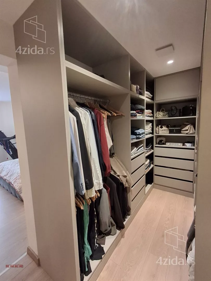 Petosoban stan | 4zida
