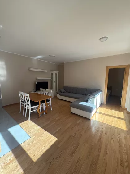 Žarka Zrenjanina 9 | 4zida.rs