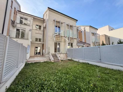 Miće Orlovića | 4zida.rs