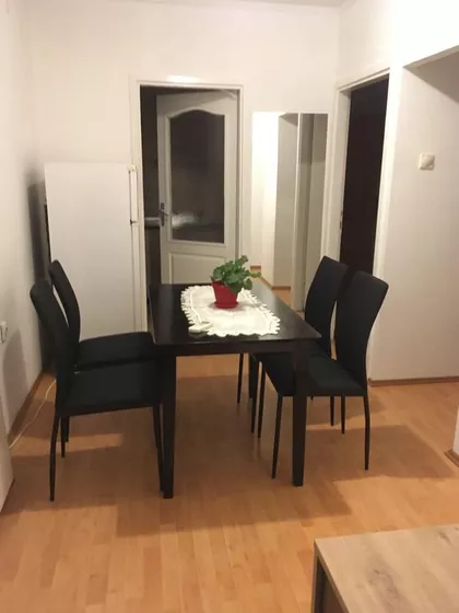 Trg Cara Jovana Nenada 8 | 4zida.rs