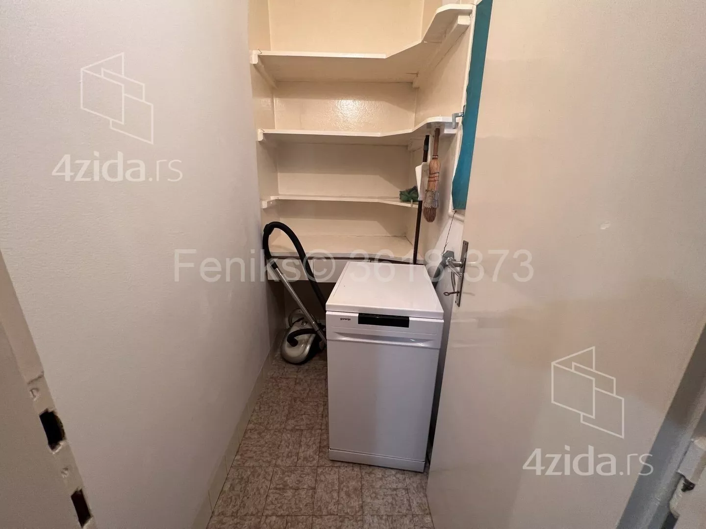 Četvoroiposoban stan | 4zida