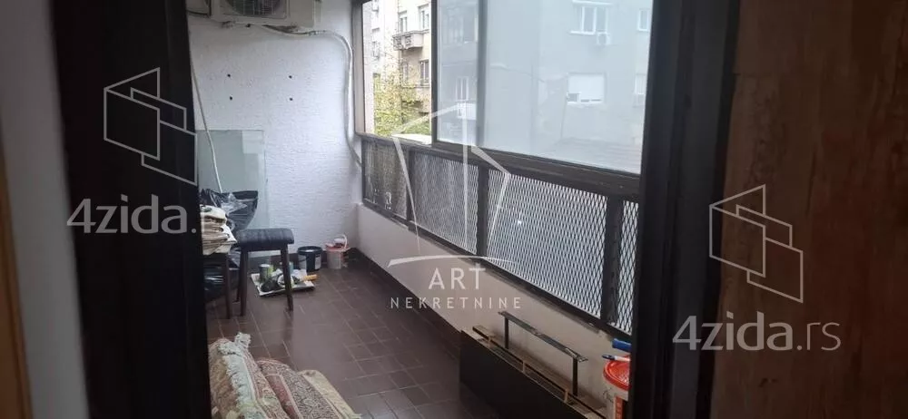 Četvoroiposoban stan | 4zida