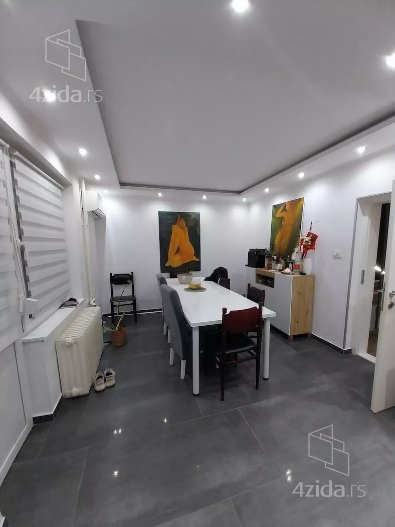 Petosoban stan | 4zida