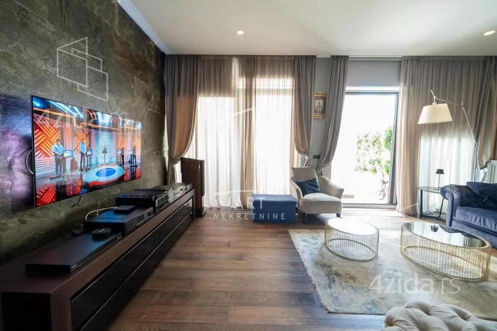 Petosoban stan | 4zida