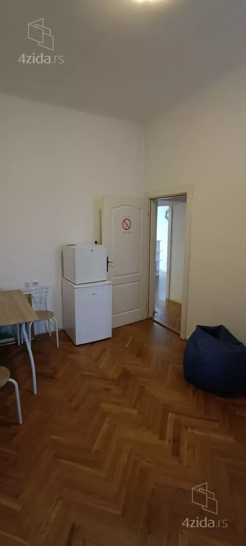 Šestosoban stan | 4zida