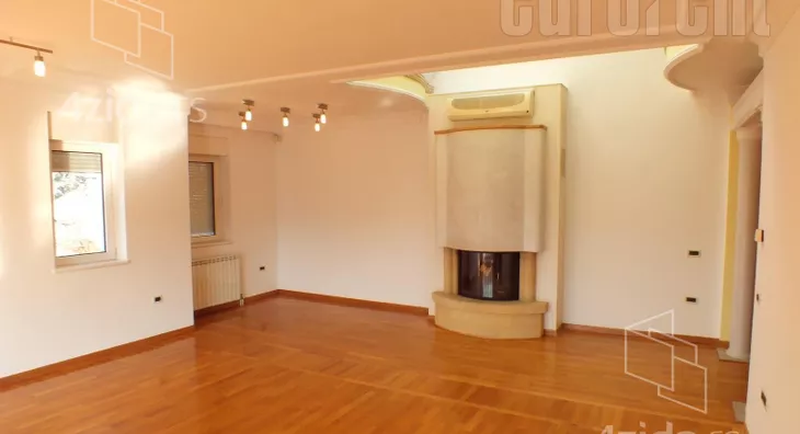 Sedmosoban stan | 4zida