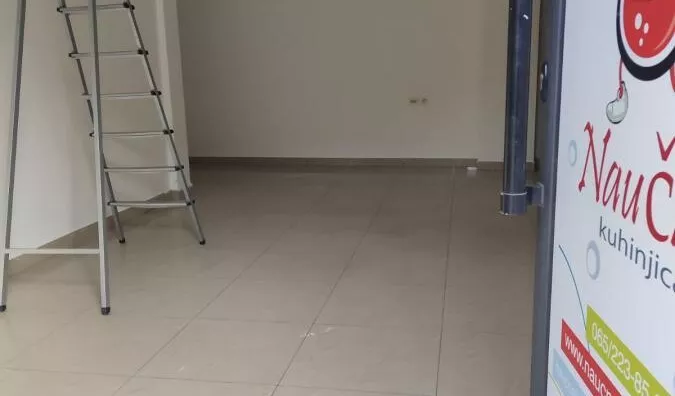 Poslovna zgrada | 4zida